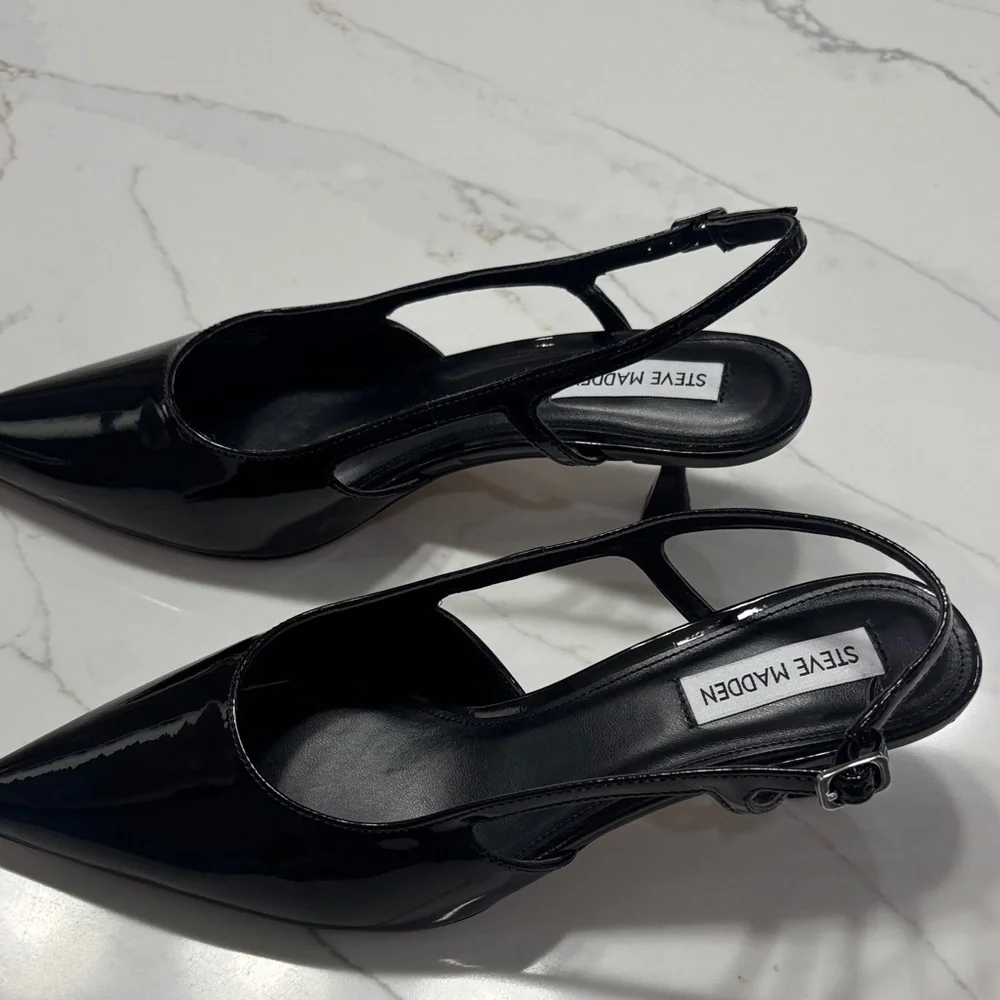 Steve Madden Black Patent Pointed Slingback Pumps - Picture 9 of 12